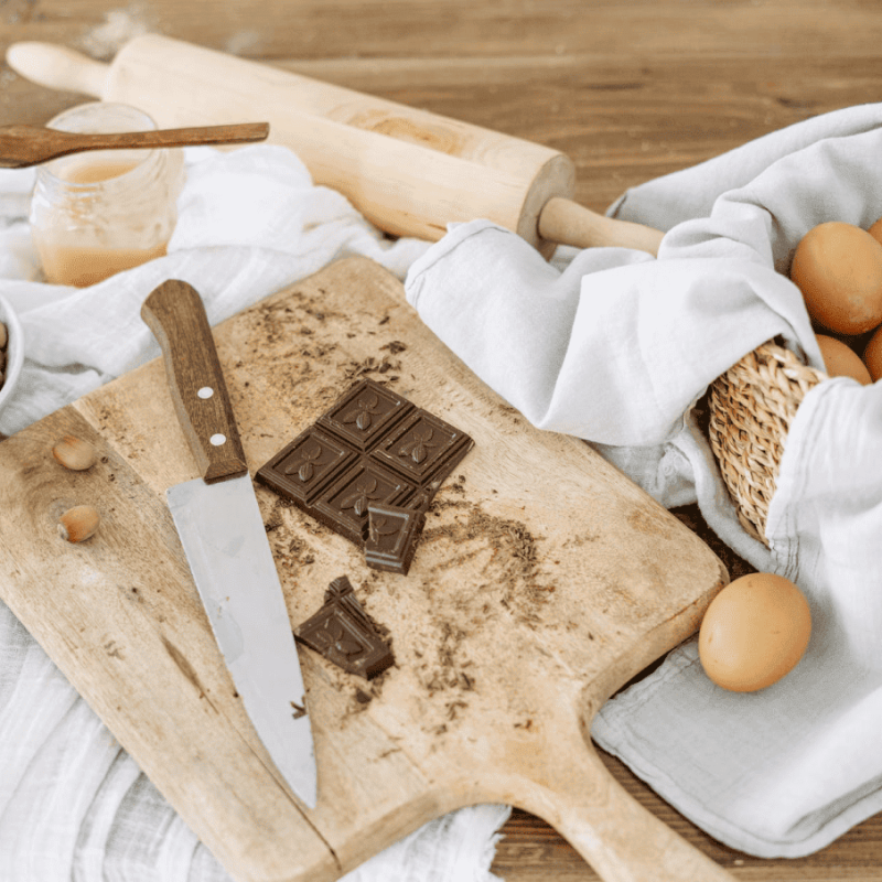 The litigants on the screen are not actors